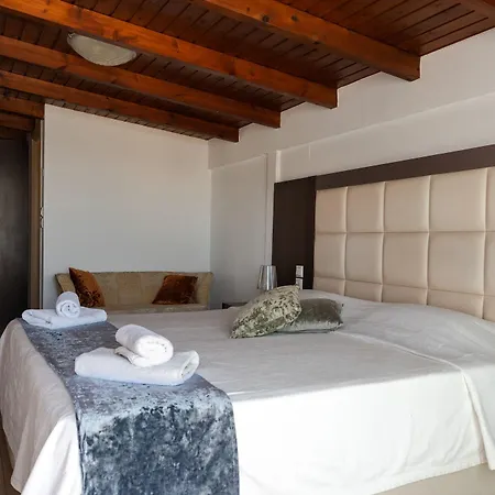 Nirikos Hotel