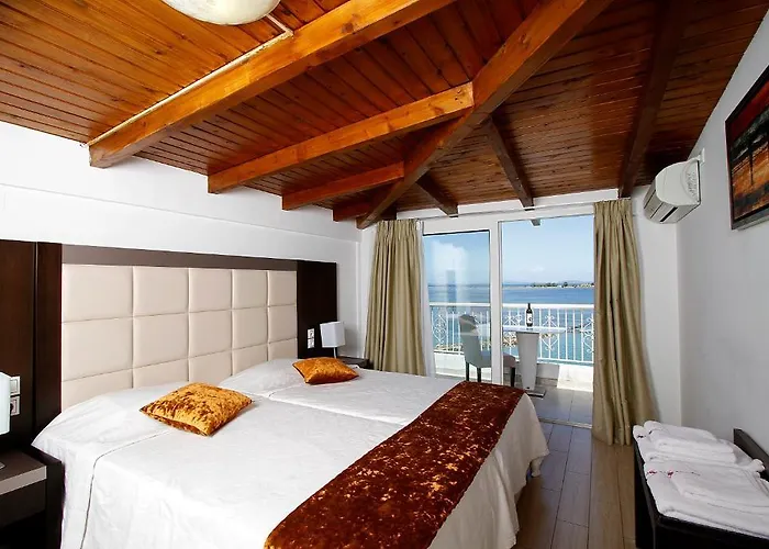 Nirikos Hotel 2*