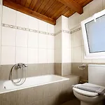 Nirikos Hotel 2*