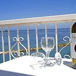 Hotel Nirikos 2*