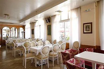 Hotel Nirikos 2*