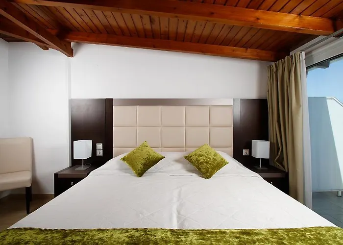 Nirikos Hotell 2*