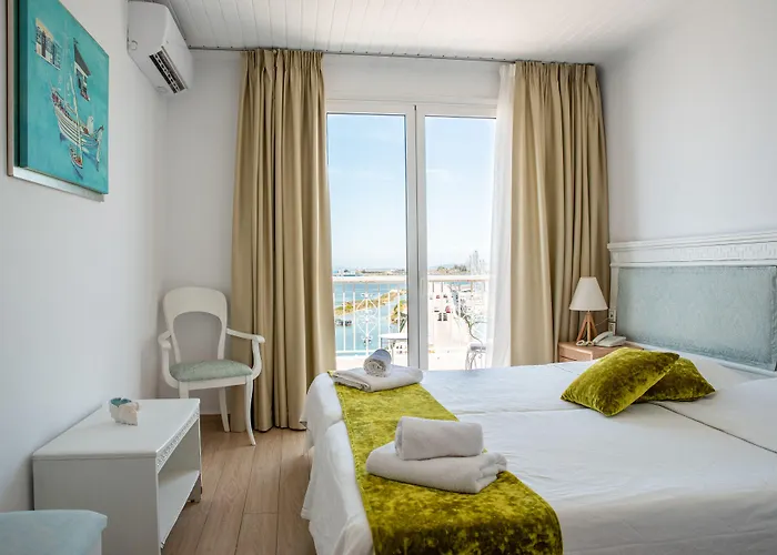 Hotell Nirikos 2*