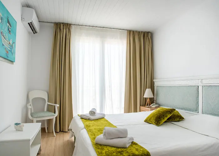 Nirikos Hotell