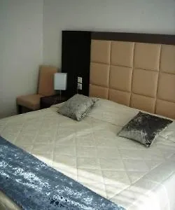 Nirikos Hotell